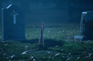 Eski Sevgiliyi Gömmek Evelyn Morrison burying the ex ashley greene