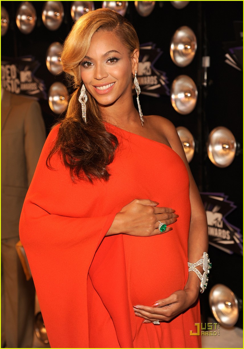 Beyonces Pregnant 15