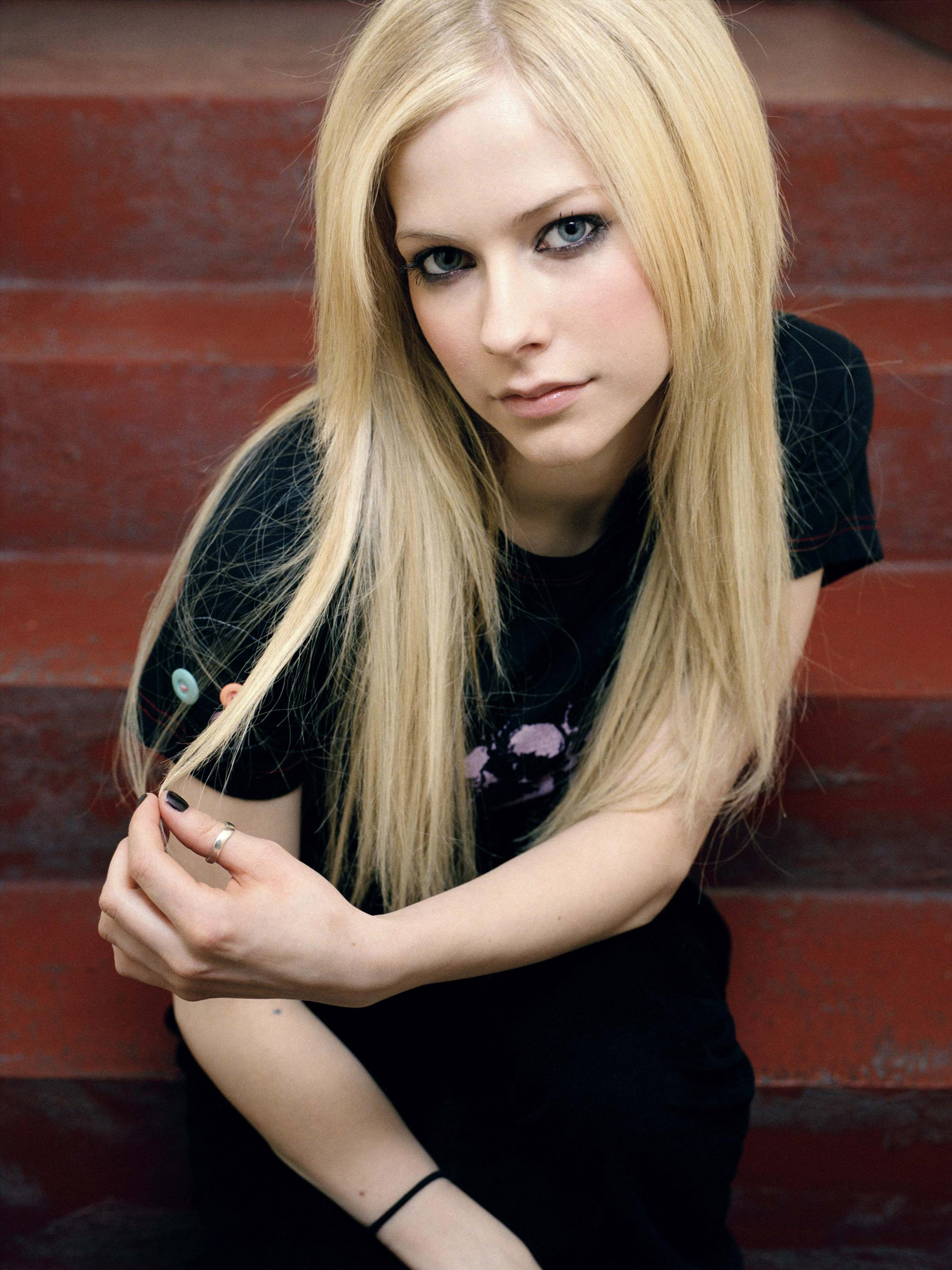 Female Singers Avril Lavigne Pictures Gallery 6