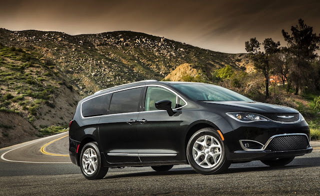 Pacifica 2017 Chrysler Pacifica black