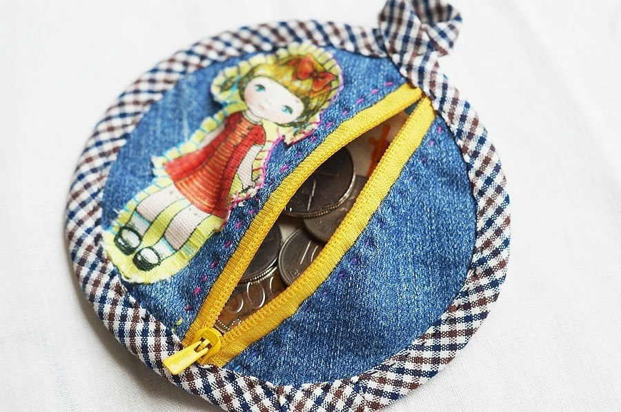 Round zipper pouch tutorial DIY Tutorial Ideas!