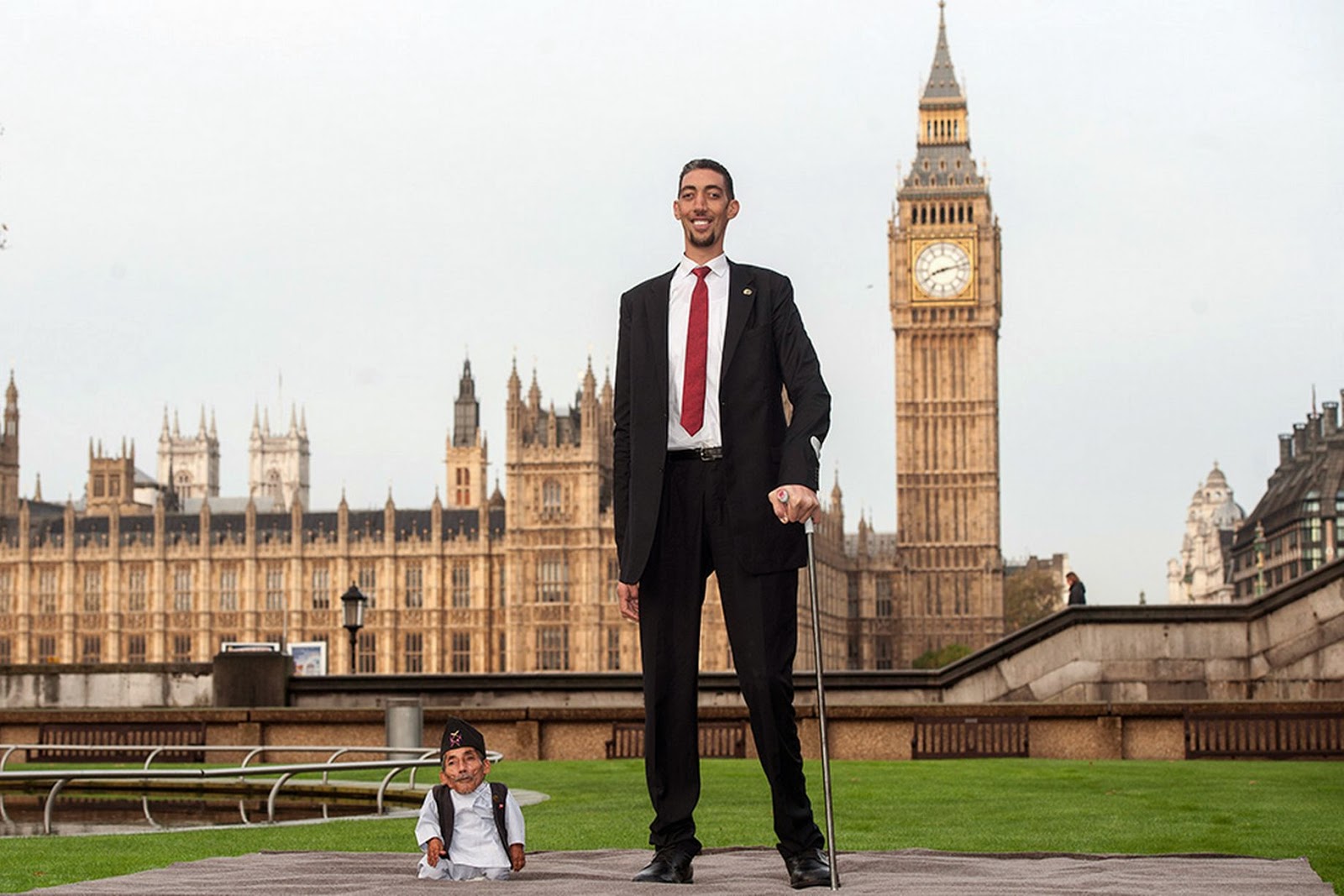 Jane Ofodile S Blog The Tallest Man Meets The Smallest Man For