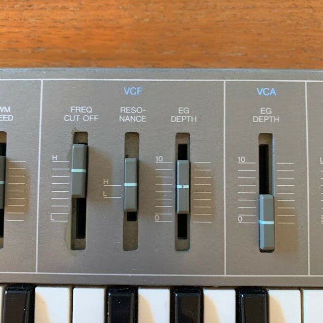 MATRIXSYNTH YAMAHA CS01 BATTERYPOWERED ANALOG SYNTHESIZER