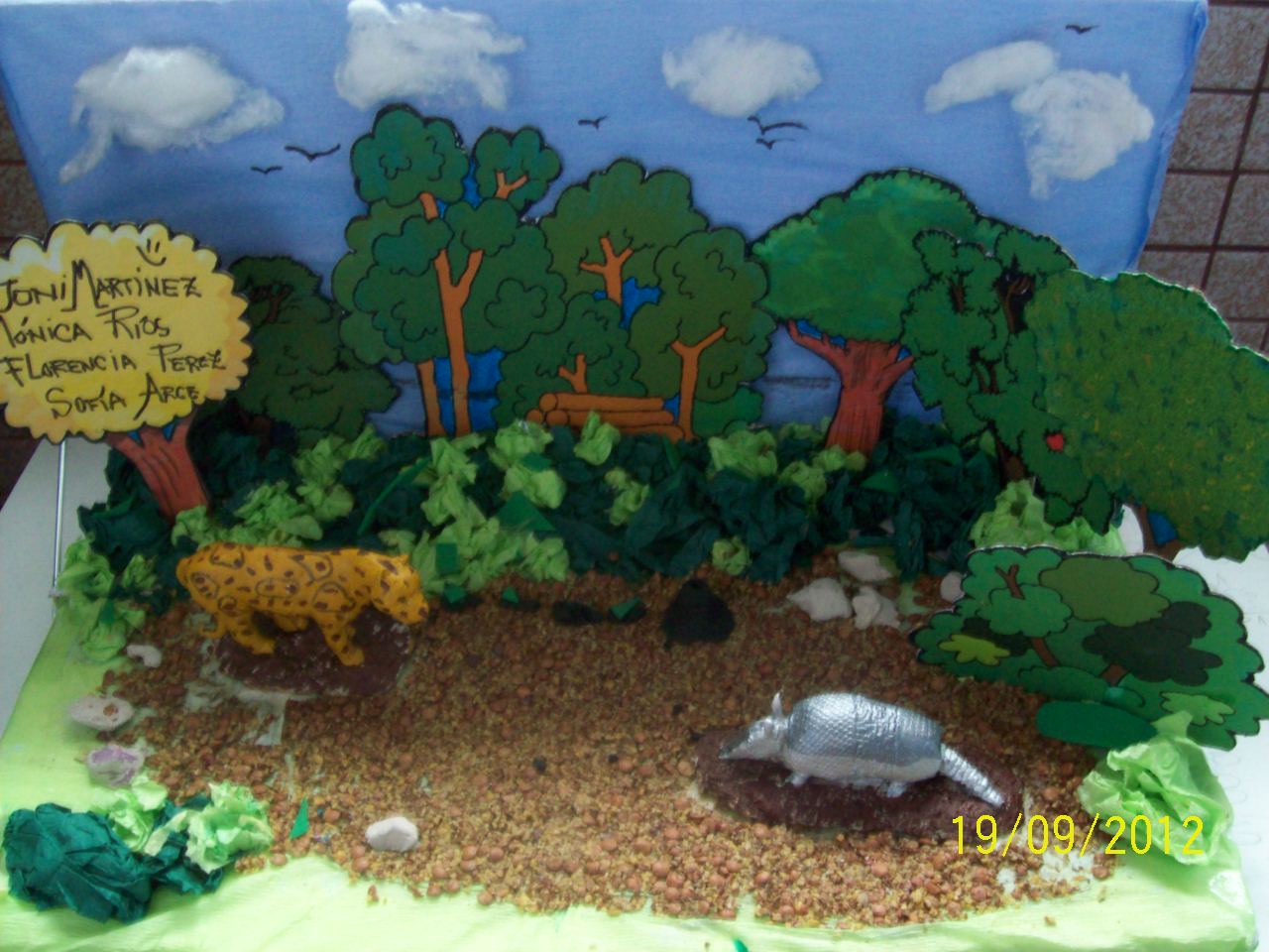 SEXTO "B" 2012: Los seres vivos (maquetas de biomas y animales en ...