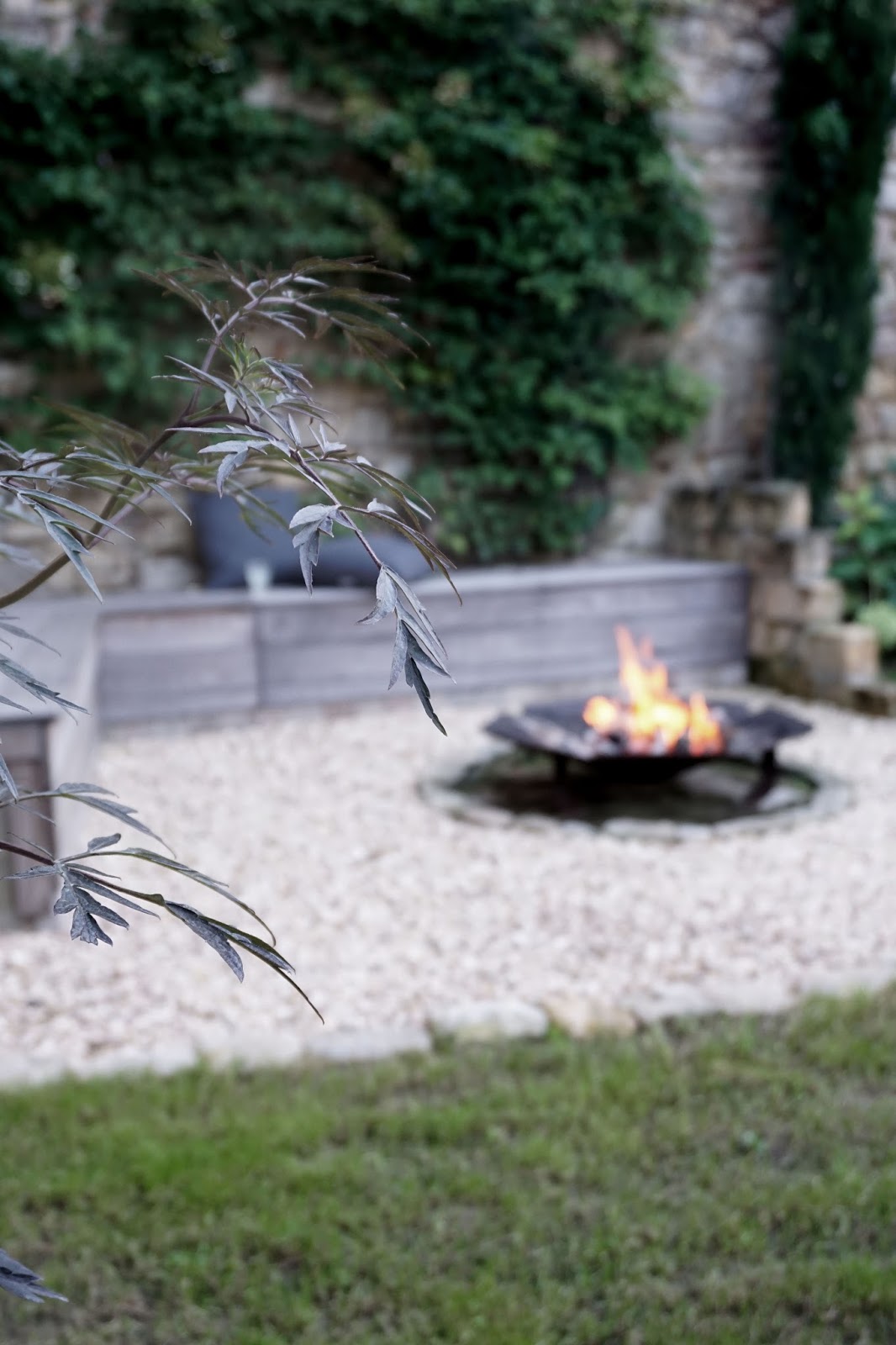 DIY Feuerecke im Garten | S T I L R E I C H | BLOG