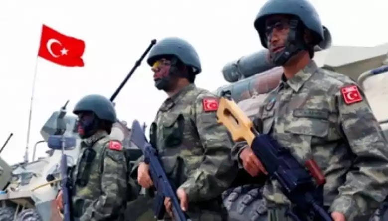 Τούρκοι στρατιώτες με καταδρομική ενέργεια τοποθέτησαν τουρκική σημαία σε ελληνική νησίδα στον Έβρο! (φωτό) Τούρκοι στρατιώτες με καταδρομική ενέργεια τοποθέτησαν τουρκική σημαία σε ελληνική νησίδα στον Έβρο! (φωτό)