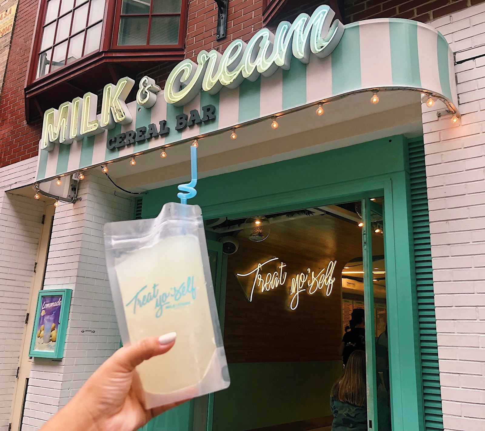 MILK & CREAM CEREAL BAR