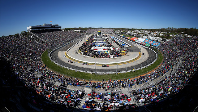 The Ultimate American Racing Blog: Full schedule for Martinsville