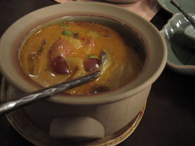 Bangkok, Baan Khanitha, roast duck curry