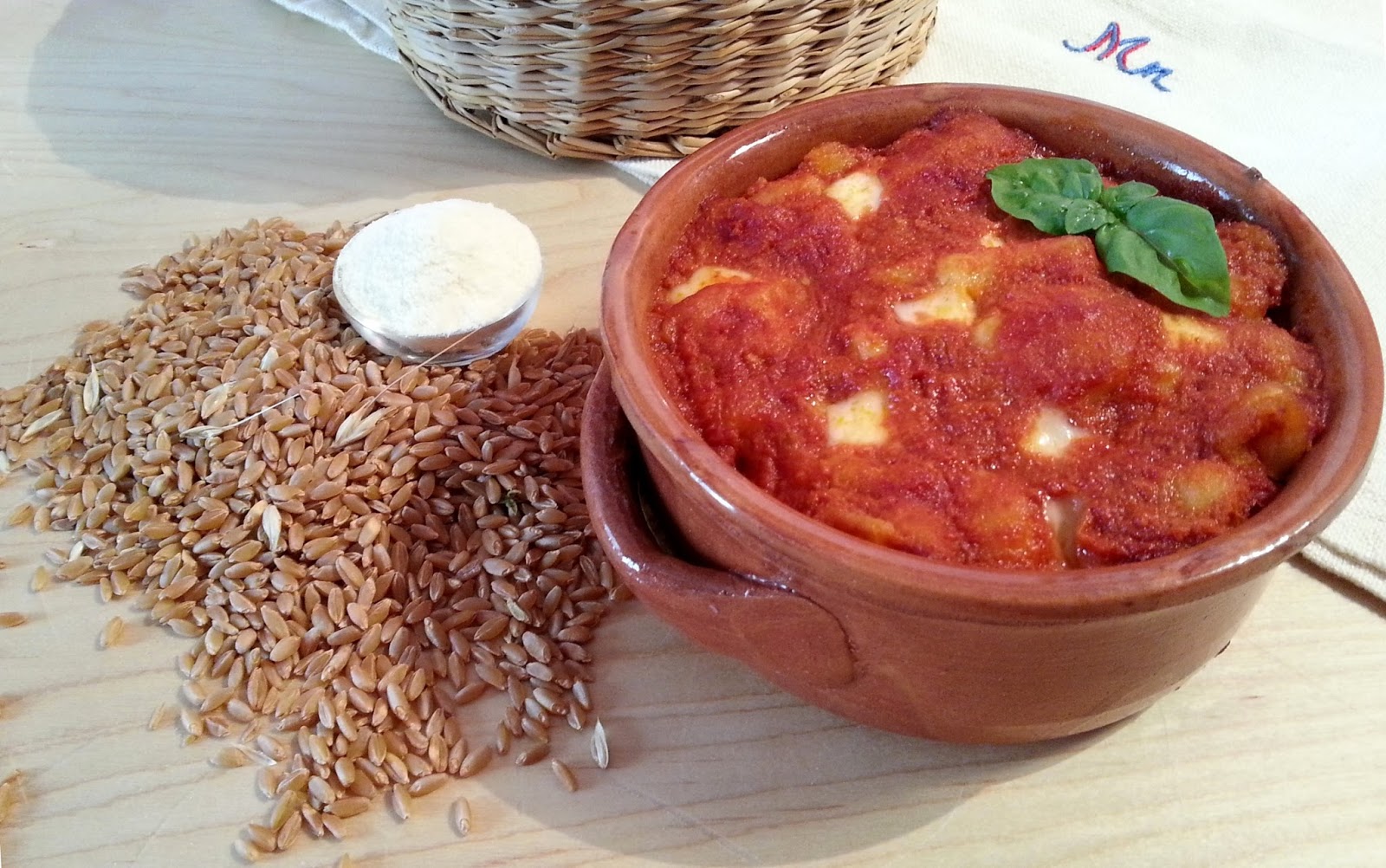 Gnocchi di semola di grano duro alla sorrentina
