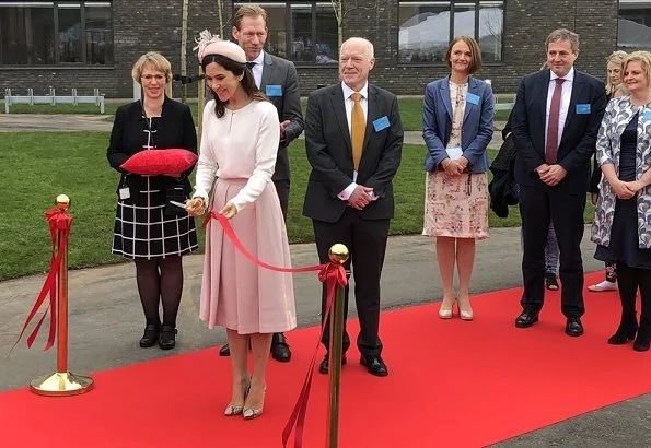 Crown Princess Mary wore ELISE GUG Silk Blouse and Gianvito Rossi Python pumps, Princess Mary wore DAY Birger et-Mikkelsen Skirt at opening hospital