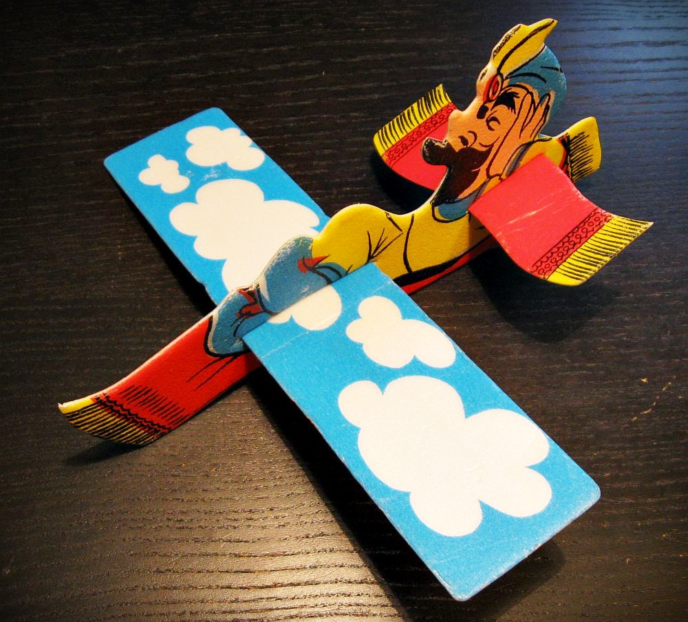 Lair of the Dork Horde: Vintage Topps Flying Things!