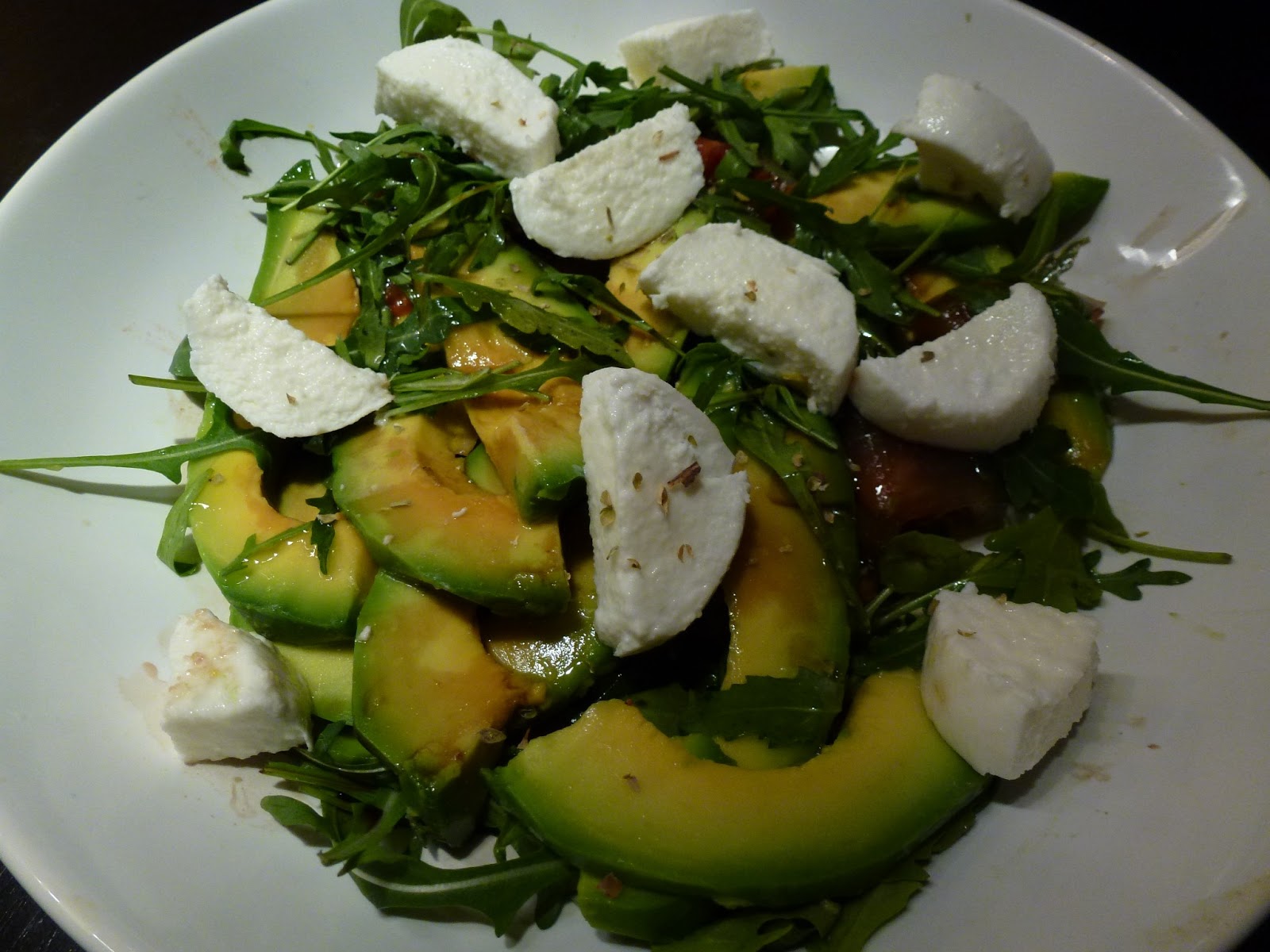 La Moderna Economia Ensalada de aguacate y mozzarella