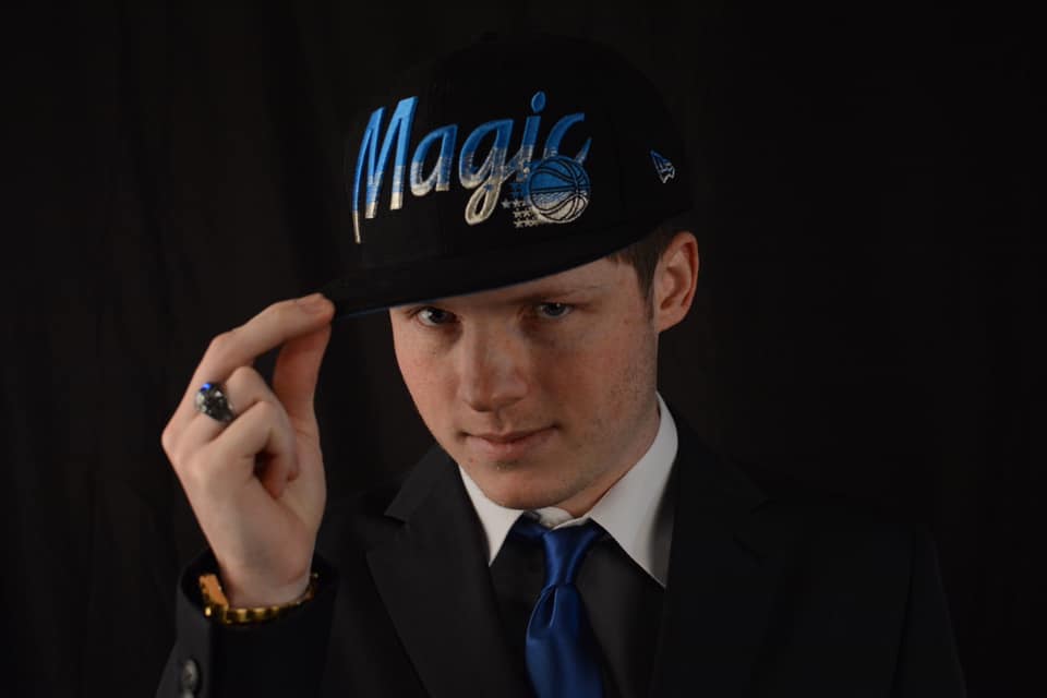 Tyler Linton, Magician in Minneapolis Minnesota