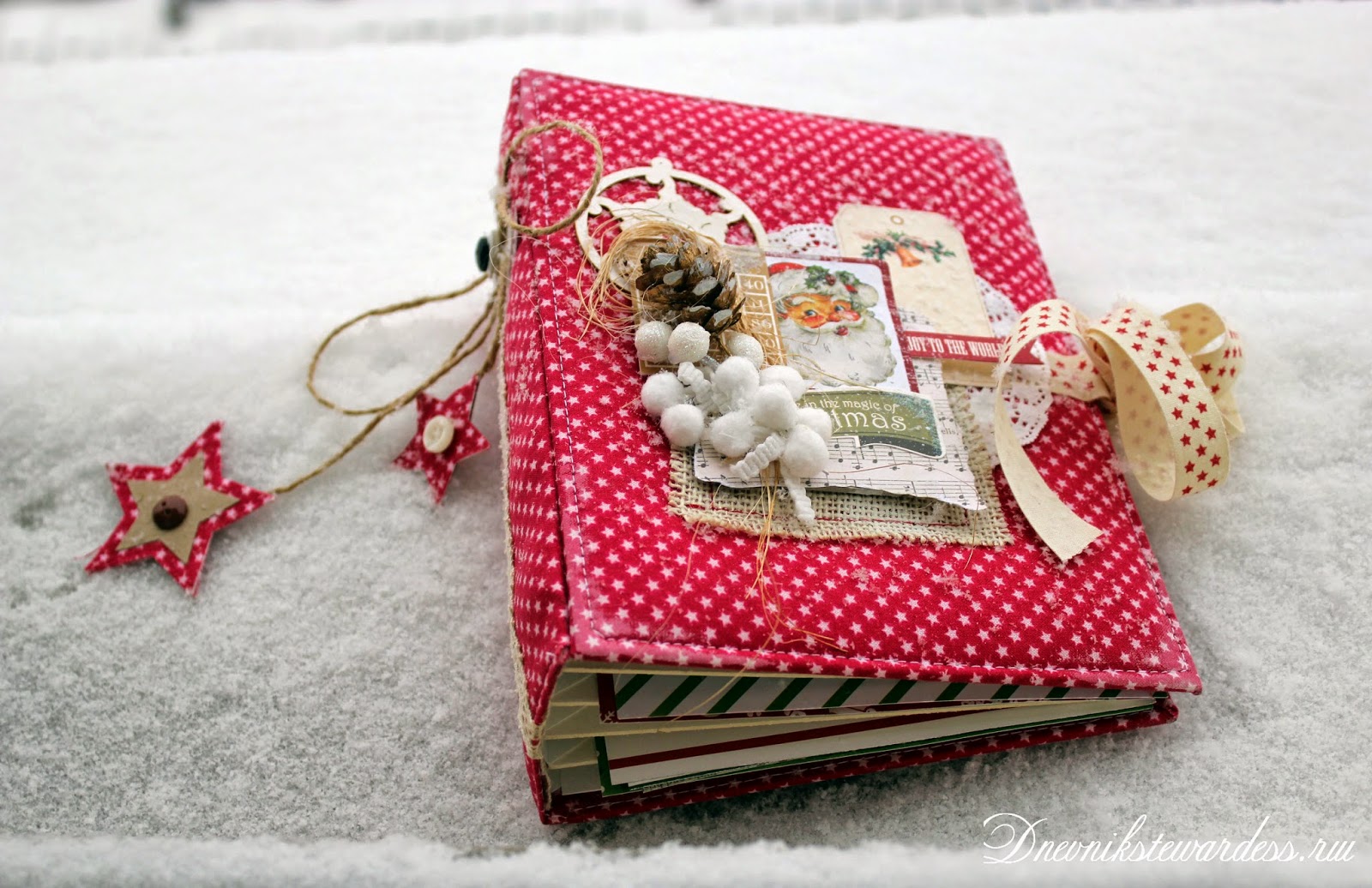 Альбом на новый год своими руками. Новогодний фотоальбом. Новогодний альбом скрапбукинг. Альбом на новый год своими руками. Альбом новогодняя история своими руками.