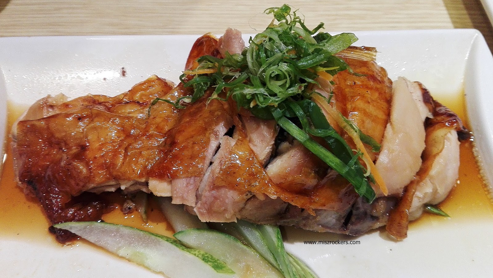 THE CHICKEN RICE SHOP BUKAN SEKADAR NASI AYAM  Ceritera Si Gadis Biru