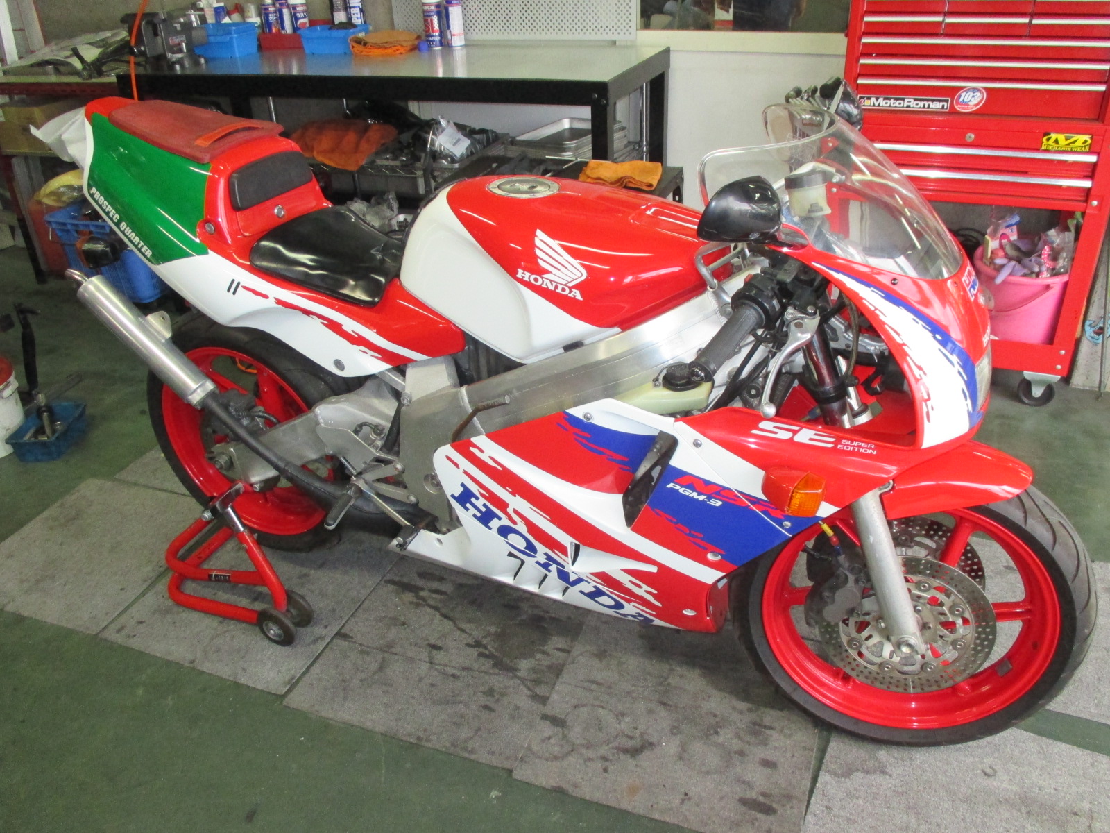 NSR250 SE MC21 右ロアーカウル 純正