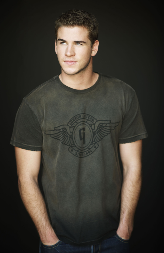 Blogger For Wallpaper: liam hemsworth wallpaper hd