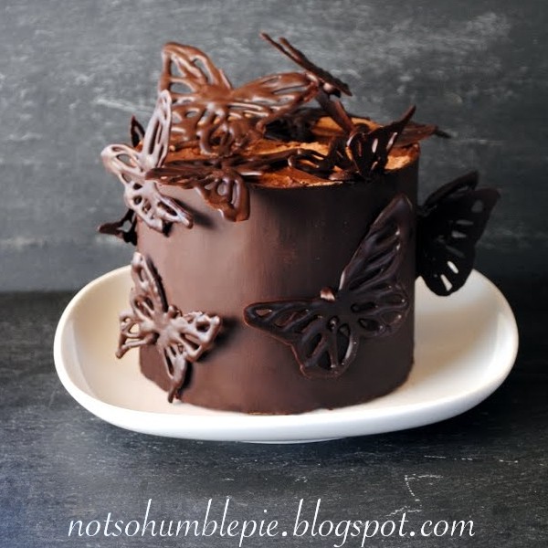 Chokolade-kage med sommerfugle