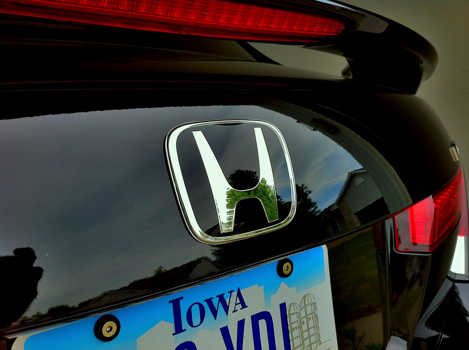 2011 Accord/Inspire Build: Honda JDM Front Grille Emblem 75700-S5T-E01