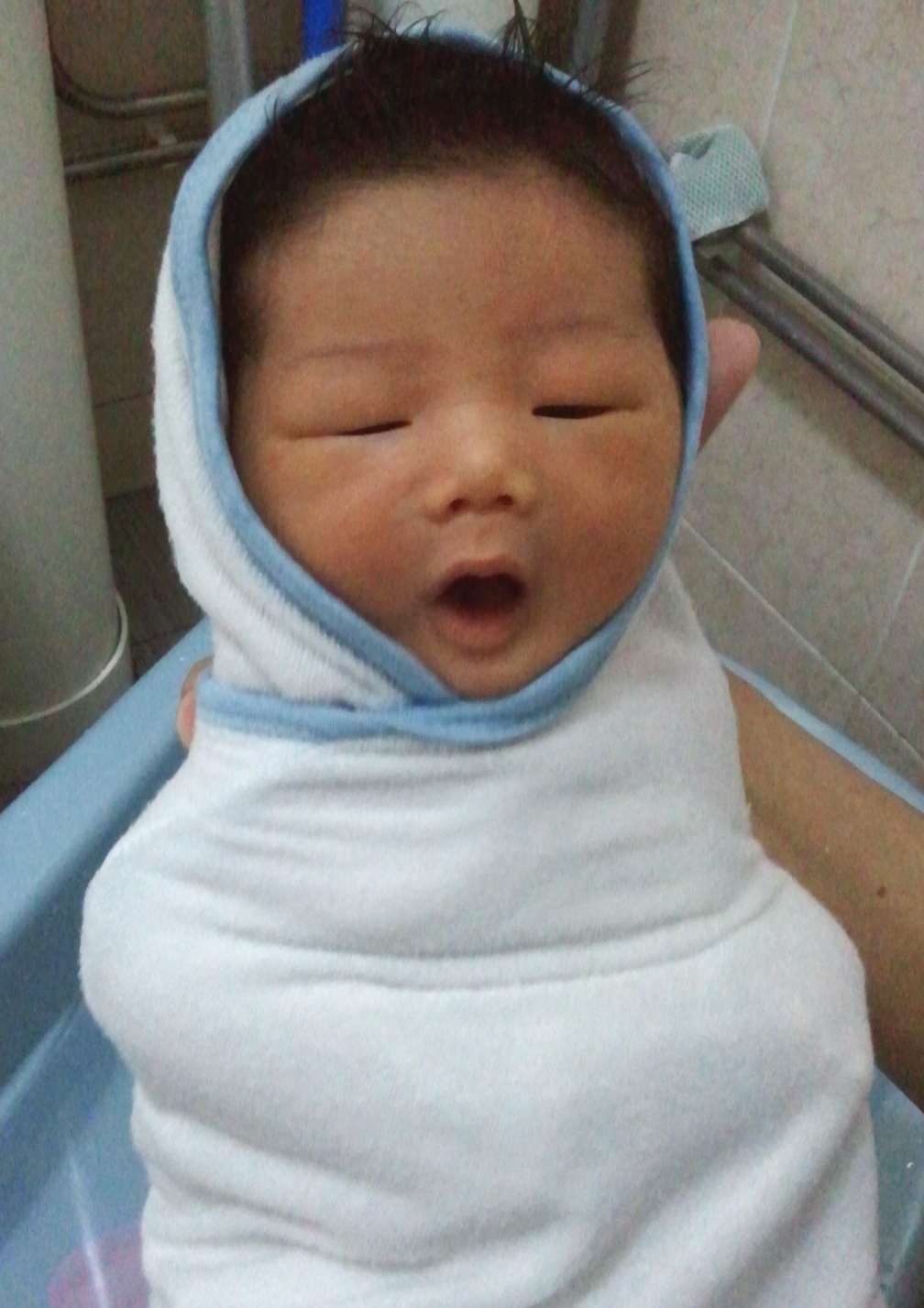 Alphonse Otousan's Diary I learnt how to swaddle my baby!