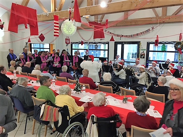 Pourquoi Le Pere Noel Rit Tout Le Temps Mérignies Seniors Club