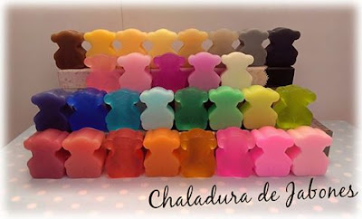 Jabones-naturales-de-glicerina-forma-de-oso-Chaladura- de- jabones