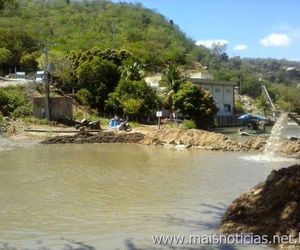 Entulhos levados pela chuva até ponto de captação da Casal deixam seis municípios sem abastecimento