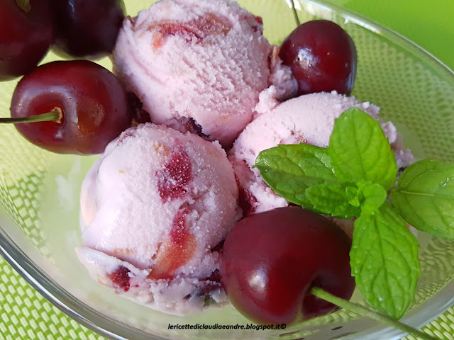 Gelato alle ciliegie fatto in casa