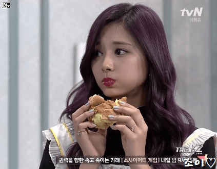 [트와이스마지막] SNL 씹어먹은 쯔위, 채영 주요 개인컷.gif | 인스티즈