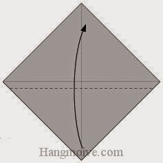 Bước 2: Gấp cạnh giấy lên trên. Bước 2: Gấp cạnh giấy lên trên.
