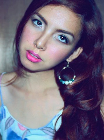 Hot Women Around the World.: Gorgeous!