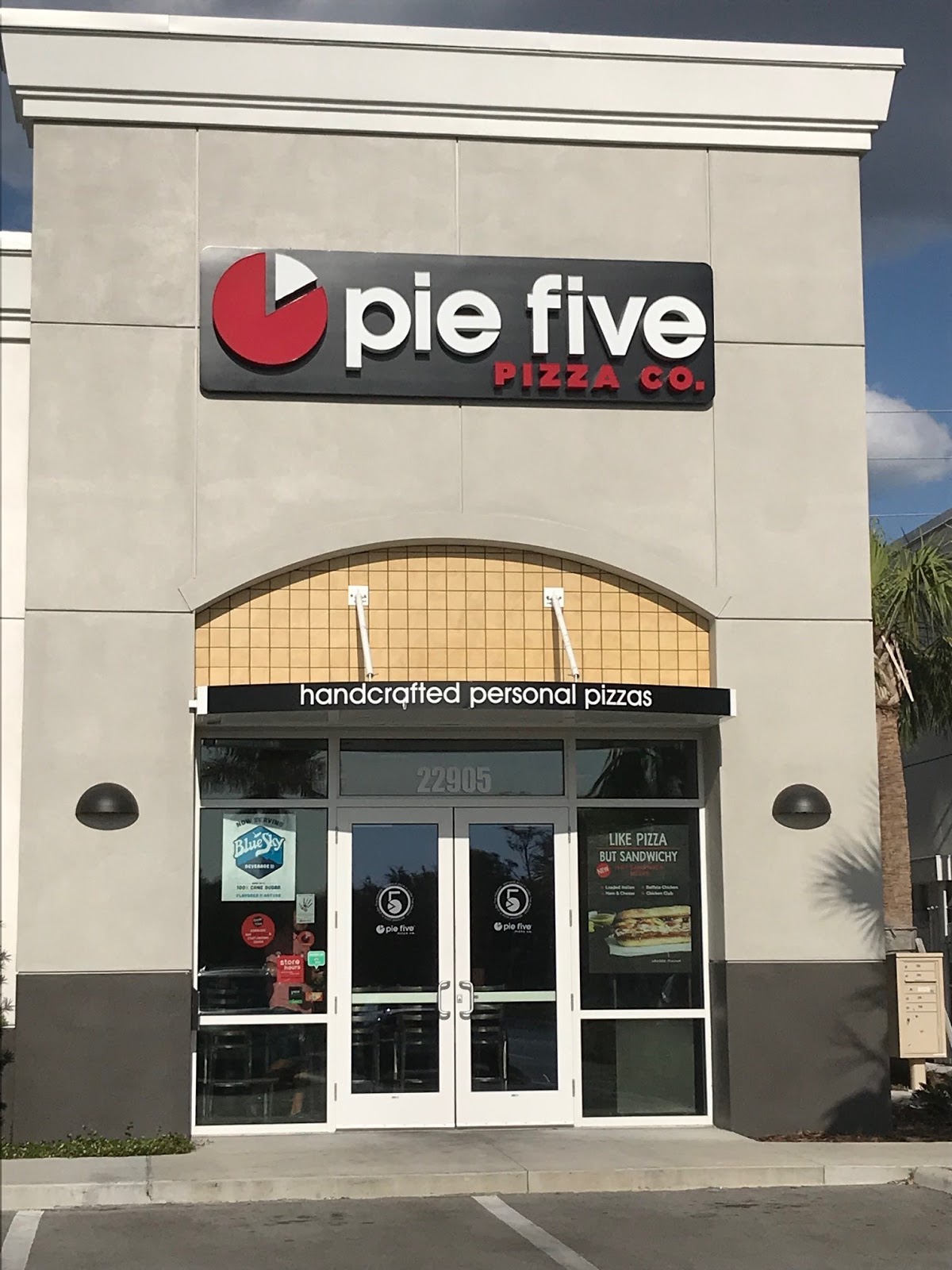 When Tara Met Blog Pie Five Brings Personalized Pizza To Estero