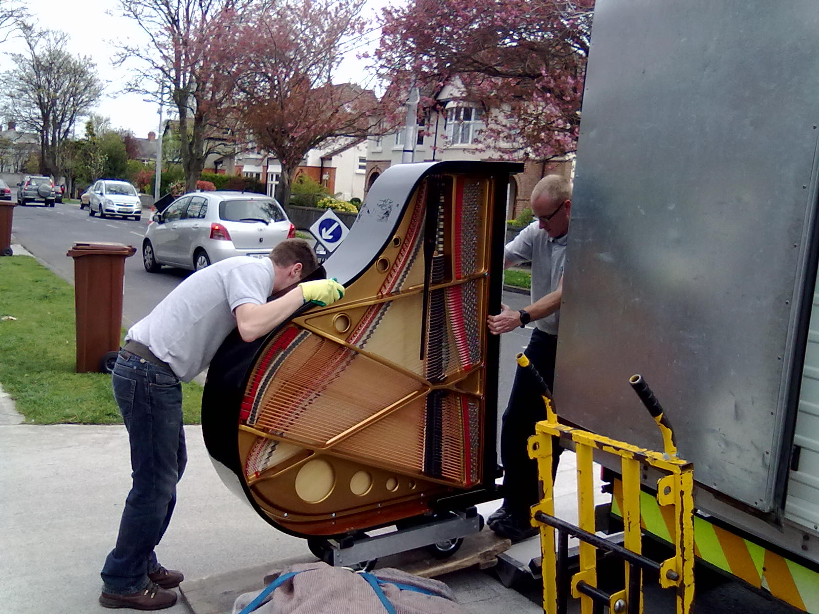 Piano Mover London Bring in a Piano & Start Teaching Your Young One To