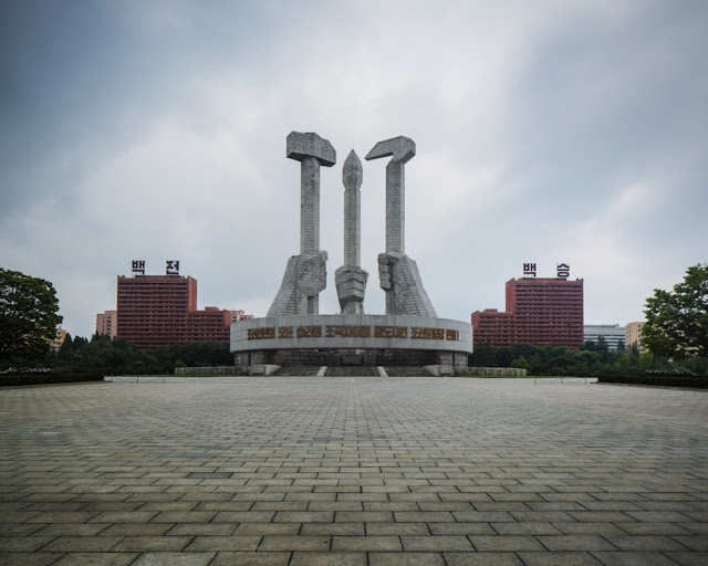 arquitectura-cruda-capital-Corea-del-Norte-fotógrafo-Raphael-Olivier