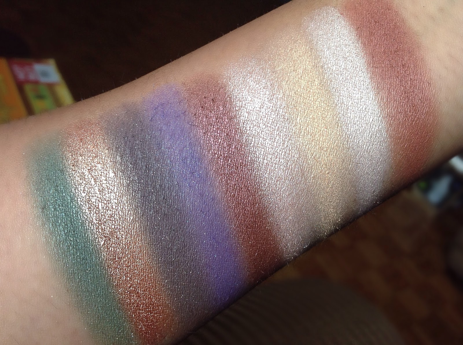 Diary of a Trendaholic Vasanti Cosmetics 24/7 Eye Color Palette