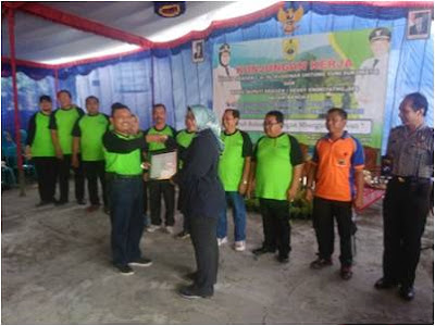 DANRAMIL NGRAMPAL HADIRI DEKLARASI ODF DAN PENYERAHAN SERTIFIKAT PRONA DI WIL KEC NGRAMPAL