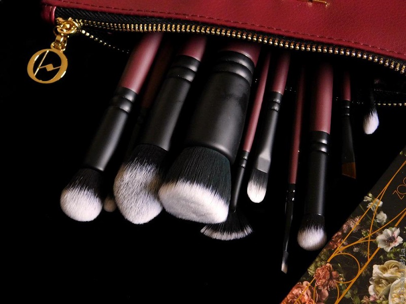 Zoeva Cosmetics | Opulence Brush Set Review Holiday 2017 Collection - Avis Set de Pinceaux Collection Noël 2017 - Opulence Eyeshadow Palette - Opulence Blush Palette