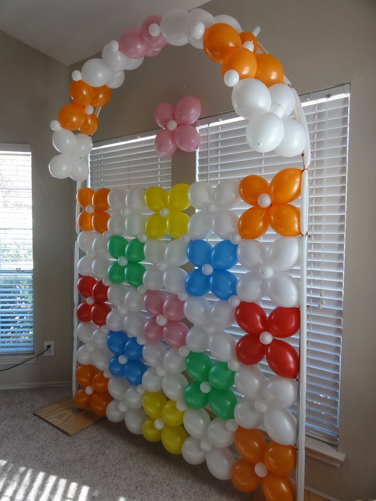santo-diamond-balloon-design-pattern-balloon-arch