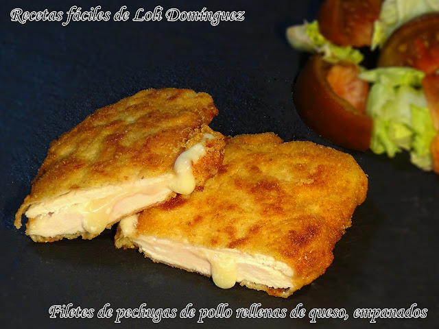 Filetes de pechugas de pollo rellenas de queso, empanados