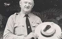 Fuente: http://anomalien.com/wp-content/uploads/2015/07/Sullivan.jpg Roy C. Sullivan y una prueba