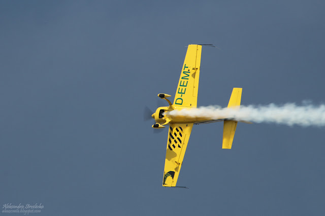 Extra EA-200 - Pokazy lotnicze, Kraków 2016