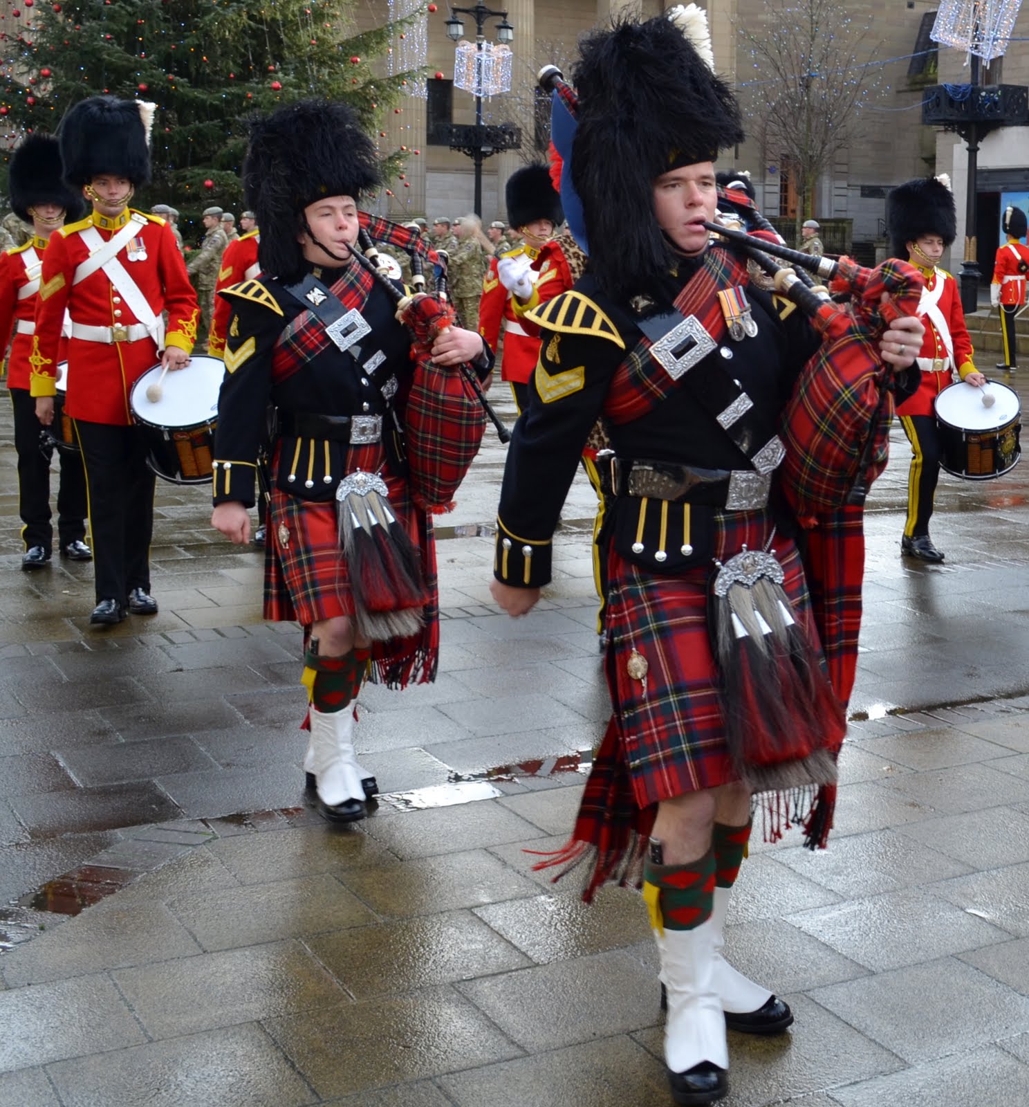 Tour Scotland: Tour Scotland Photograph And Video Pipe Band Royal Scots ...