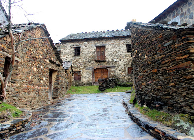 Pueblos bonitos de Guadalajara. Arquitectura Negra
