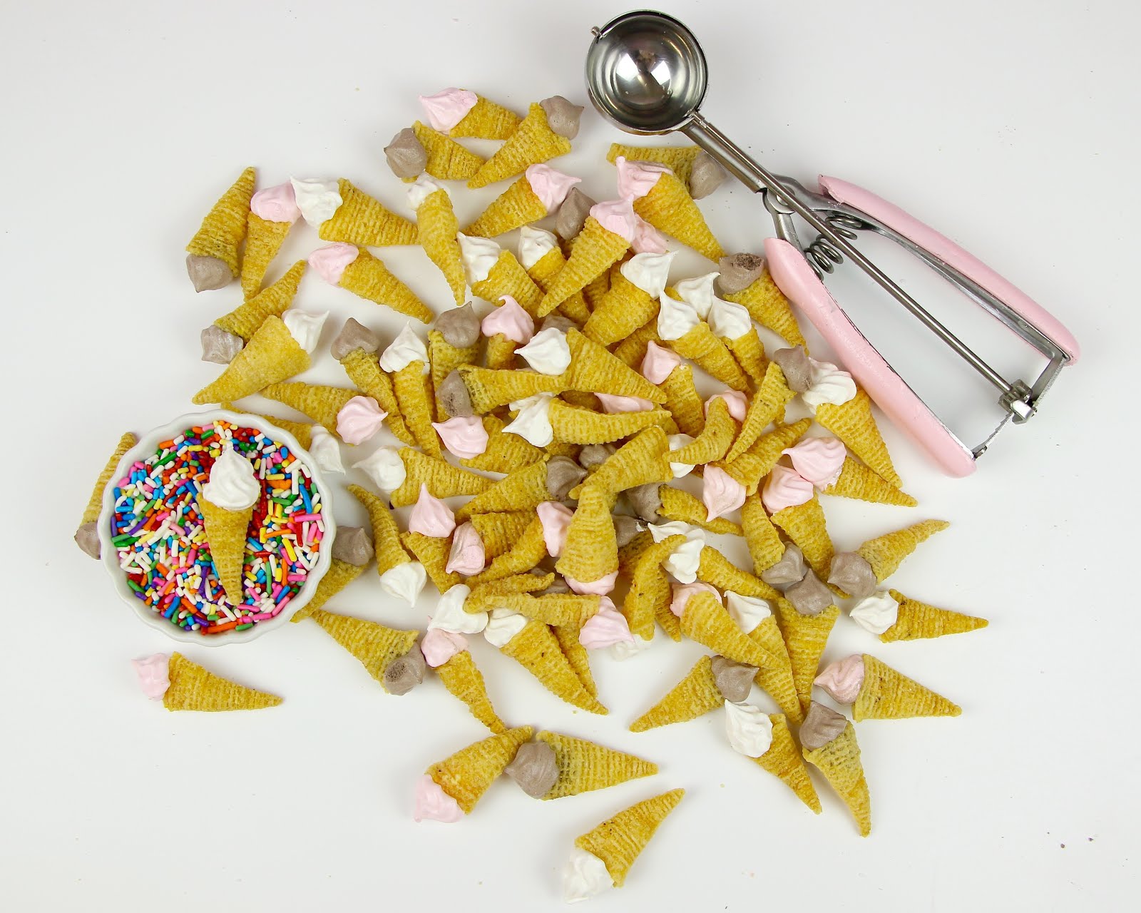 {VIDEO} Mini Bugle Ice Cream Cone Meringues The Lindsay Ann