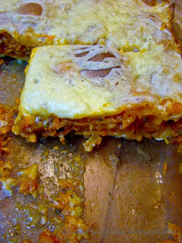 Jak zrobić warzywną lasagne z sosem bolońskim?