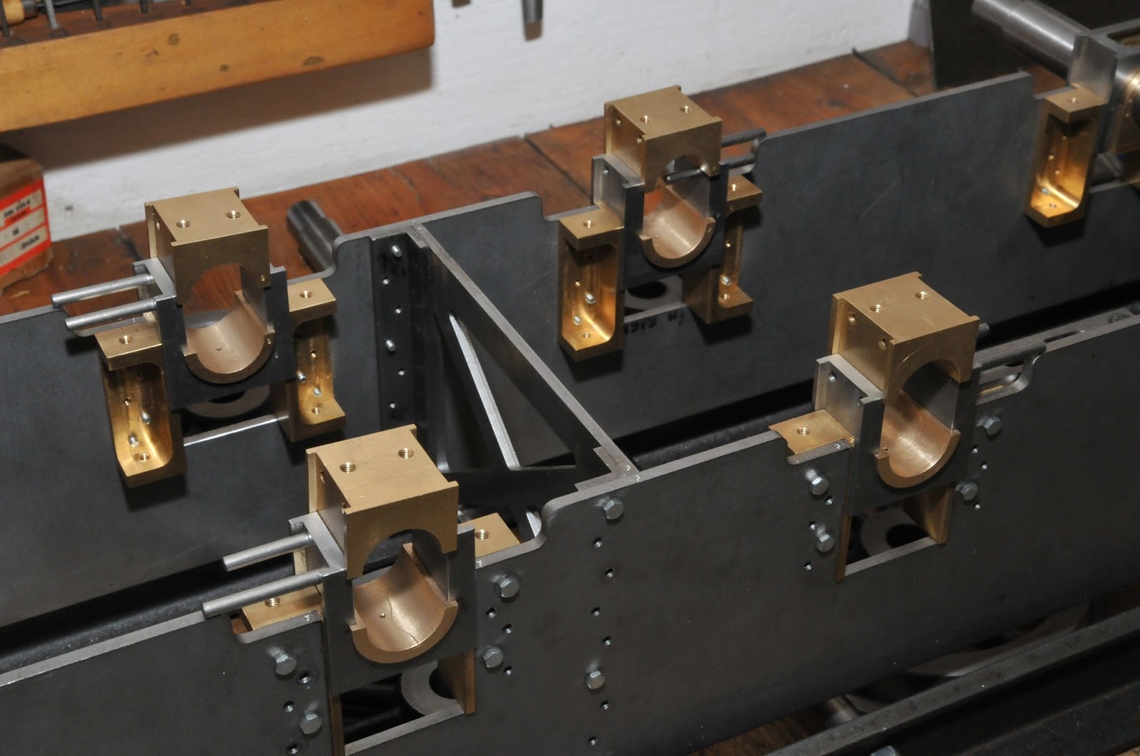 Württembergische T3 The axle boxes, horn blocks and springs.