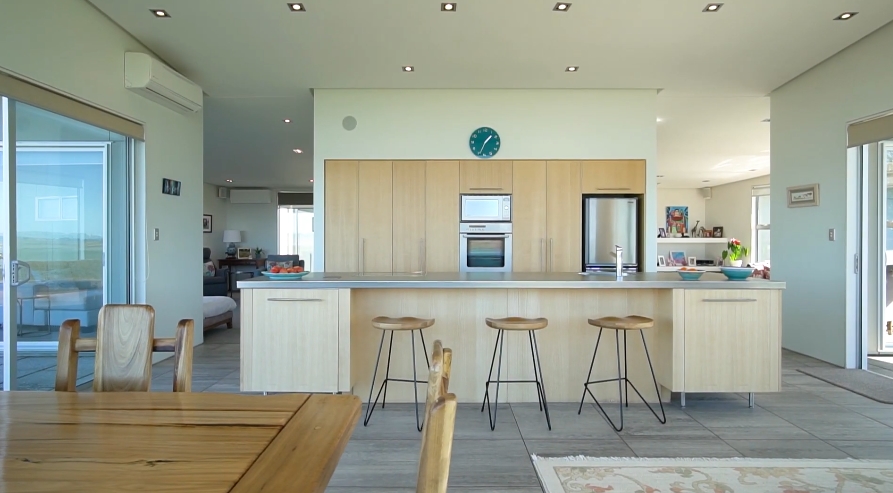 15 Interior Design Photos vs. 184E Prestidge Rd, Aongatete, New Zealand