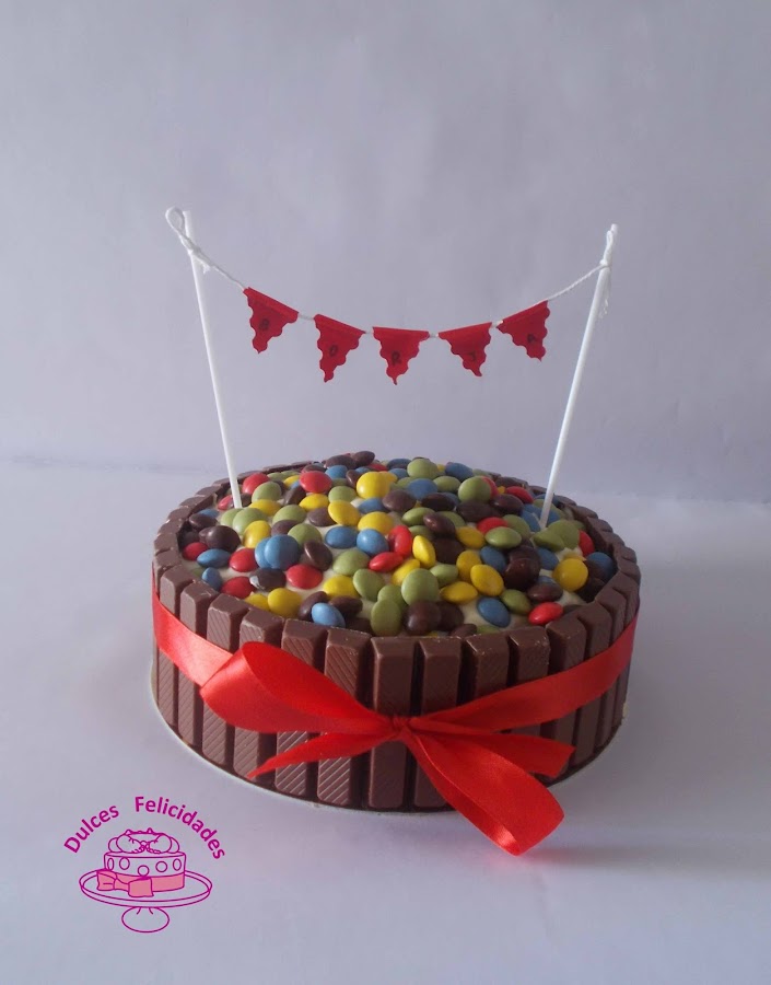 Tarta de Kit Kat y Lacasitos