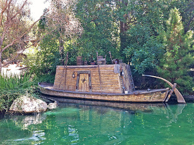Mike Fink Keelboat Disneyland Gullywhumper river Davy Crockett